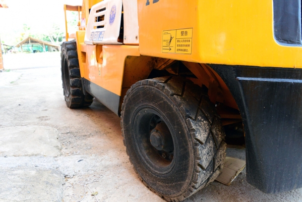 KOMATSU FD30-7 KOMATSU FD30-7