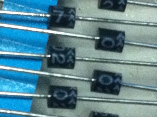 ไดโอดขายยกแพ็คจำนวนมาก การทำงานเปลี่ยนกระแสสลับเป็นกระแสตรง ของใหม่ในแพ็คมีสองกล่อง นำไปใช้งานได้เลยทั่วไป