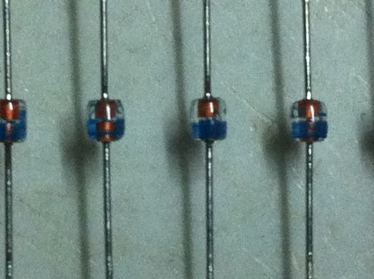 ไดโอดขายยกแพ็คจำนวนมาก การทำงานเปลี่ยนกระแสสลับเป็นกระแสตรง ของใหม่ในแพ็คมีสองกล่อง นำไปใช้งานได้เลยทั่วไป