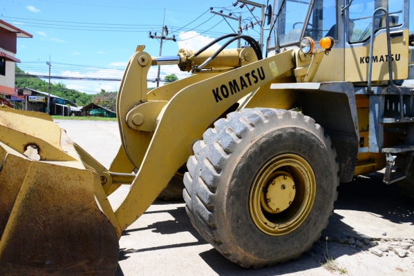 รถตัก KOMATSU WA420-3A รถตัก KOMATSU WA420-3A