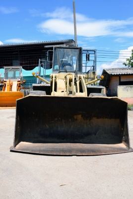 รถตัก KOMATSU WA420-3A รถตัก KOMATSU WA420-3A