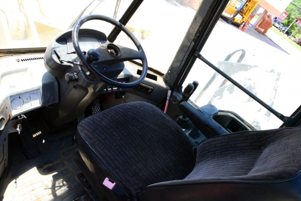 รถตัก KOMATSU WA420-3A รถตัก KOMATSU WA420-3A