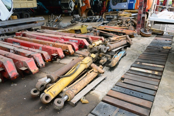 เครน ขายันพื้น แขนบูม กระเช้ารถเครน. สนใจติดต่อสอบถาม 0819603088 ธนภัทร เครน ขายันพื้น แขนบูม กระเช้ารถเครน. สนใจติดต่อสอบถาม 0819603088 ธนภัทร