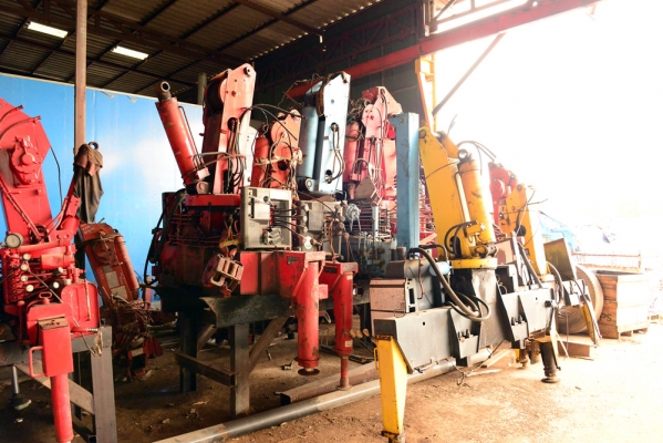 เครน ขายันพื้น แขนบูม กระเช้ารถเครน. สนใจติดต่อสอบถาม 0819603088 ธนภัทร เครน ขายันพื้น แขนบูม กระเช้ารถเครน. สนใจติดต่อสอบถาม 0819603088 ธนภัทร