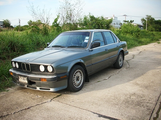 ขาย bmw 316 เดิมๆสีเงา ตัวถังบาง ภายในเดิมๆไม่แตกหักเบาะไม่ขาด