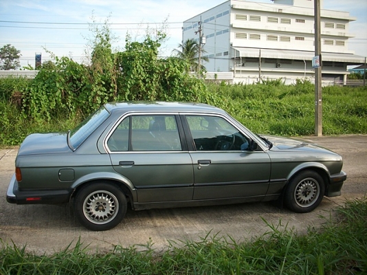 ขาย bmw 316 เดิมๆสีเงา ตัวถังบาง ภายในเดิมๆไม่แตกหักเบาะไม่ขาด