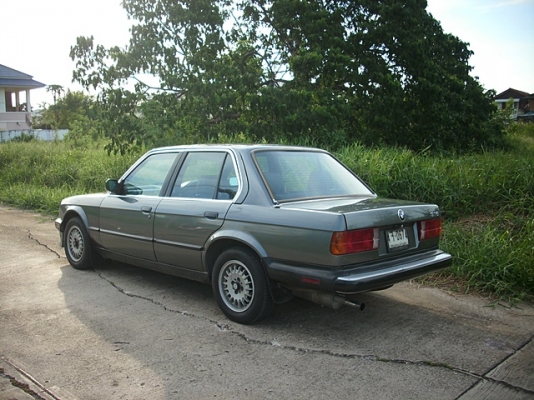 ขาย bmw 316 เดิมๆสีเงา ตัวถังบาง ภายในเดิมๆไม่แตกหักเบาะไม่ขาด