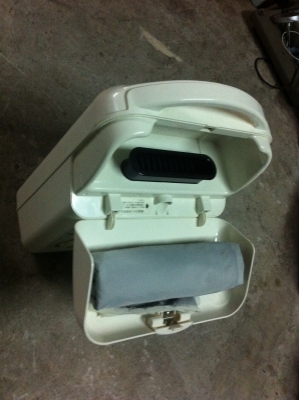 เครื่องเป่าและอบผ้าด้วยความร้อน SHARP ของใหม่มีอุปกรณ์ครบ แค่เอาเสื้อผ้าหรือวัสดุอื่นๆที่ต้องการอบแห้งใส่ถุงที่ให้