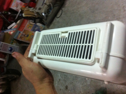 เครื่องเป่าและอบผ้าด้วยความร้อน SHARP ของใหม่มีอุปกรณ์ครบ แค่เอาเสื้อผ้าหรือวัสดุอื่นๆที่ต้องการอบแห้งใส่ถุงที่ให้