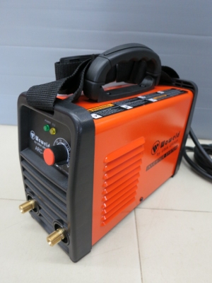 เครื่องเชื่อมอินเวอร์เตอร์ 200 A ยี่ห้อ Woweld รุ่น ARC200 ของใหม่ ตัวเล็ก เบา เหมาะสะพายบ่า ใช้งานง่าย