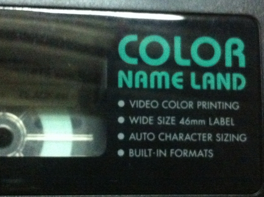 เครื่องพิมพ์แถบสติกเกอร์ CASIO นำไปพิมพ์ข้อมูลต่างๆติดตามตู้ไฟไฟต่างๆหรืออื่นได้หมด ครบชุดพร้อมกระเป๋าเก็บ และ ม้วนสติกเกอร์อีก 3 ม้วน