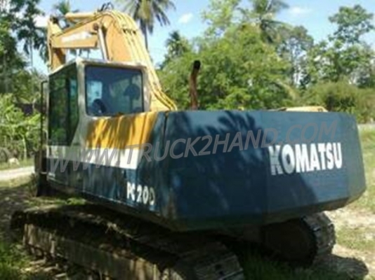 รถแบคโฮ KOMATSU PC 200 พร้อมใช้งาน