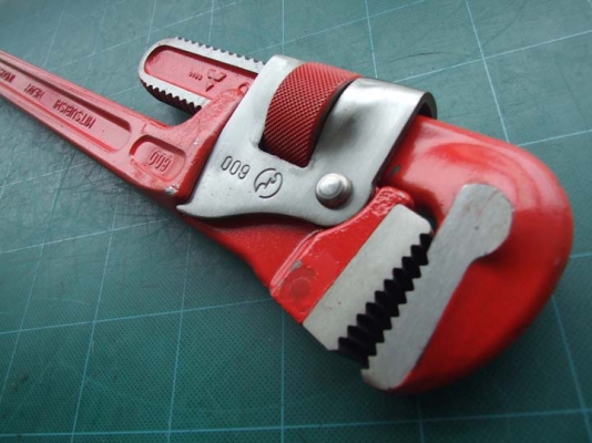 ประแจจับแป๊ป MITSUBISHI HEAVY INDUSTRIAL (Japan) ขนาด 600mm.(24") จับแป๊ปได้ถึงขนาด  2 1/2" เป็นของใหม่ครับ