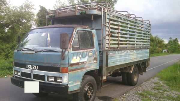 รถบรรทุก 6 ล้อ ISUZU NPR59LU5M กระบะคาร์โก้สแตนเลส ความยาว4.30 เมตร ยาง 8.25-16