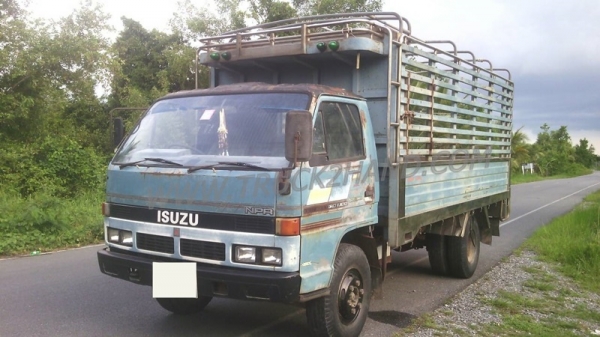 รถบรรทุก 6 ล้อ ISUZU NPR59LU5M กระบะคาร์โก้สแตนเลส ความยาว4.30 เมตร ยาง 8.25-16