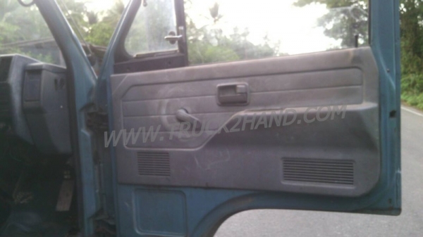 รถบรรทุก 6 ล้อ ISUZU NPR59LU5M กระบะคาร์โก้สแตนเลส ความยาว4.30 เมตร ยาง 8.25-16