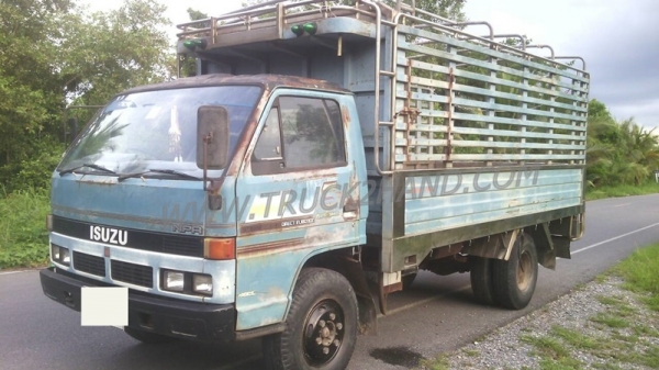 รถบรรทุก 6 ล้อ ISUZU NPR59LU5M กระบะคาร์โก้สแตนเลส ความยาว4.30 เมตร ยาง 8.25-16
