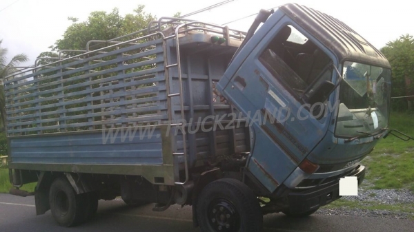 รถบรรทุก 6 ล้อ ISUZU NPR59LU5M กระบะคาร์โก้สแตนเลส ความยาว4.30 เมตร ยาง 8.25-16