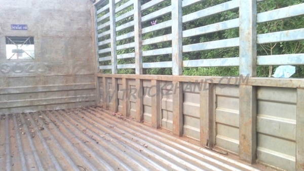 รถบรรทุก 6 ล้อ ISUZU NPR59LU5M กระบะคาร์โก้สแตนเลส ความยาว4.30 เมตร ยาง 8.25-16