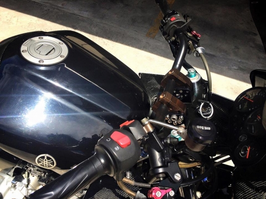 YAMAHA FZ1 ปี2003 เครื่อง1000 บิดลอยทะเบียนแท้ โอนในขนส่งได้เลย