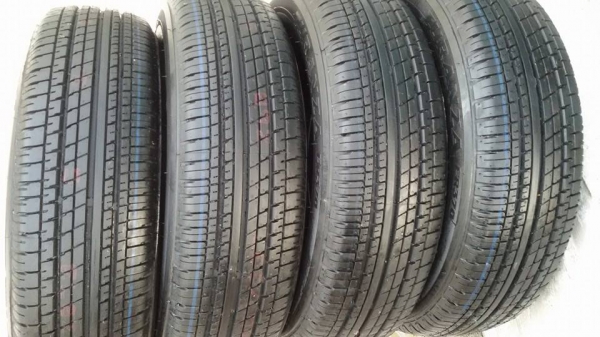 ขายยางป้ายแดง Bridgestone turanza er370 175/65r15 ปี15สนใจติดต่อเล็กคลองสามครับ 081-3747940