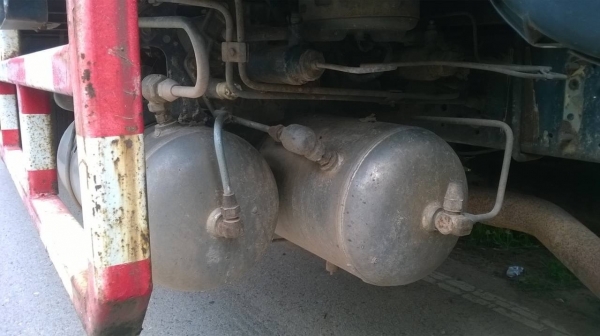 ขายรถ 6 ล้อ FD3H ตู้แห้ง 10 บาน ยาว 6 เมตร คัสซีสวยตลอดเส้น เครื่อง HO7C turbo 210 แรงม้า เบรคทิฟฟี่ พาวเวอร์ ทะเบียนพร้อมโอนครับ