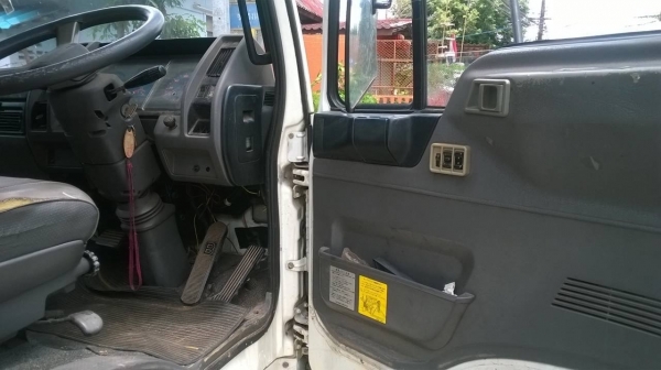 ขายรถ 6 ล้อ FD3H ตู้แห้ง 10 บาน ยาว 6 เมตร คัสซีสวยตลอดเส้น เครื่อง HO7C turbo 210 แรงม้า เบรคทิฟฟี่ พาวเวอร์ ทะเบียนพร้อมโอนครับ