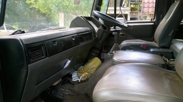 ขายรถ 6 ล้อ FD3H ตู้แห้ง 10 บาน ยาว 6 เมตร คัสซีสวยตลอดเส้น เครื่อง HO7C turbo 210 แรงม้า เบรคทิฟฟี่ พาวเวอร์ ทะเบียนพร้อมโอนครับ