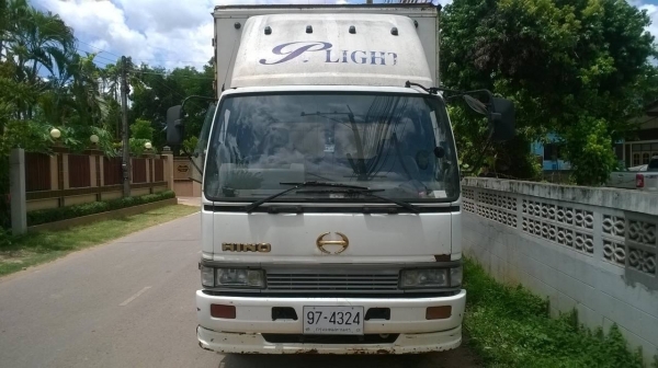 ขายรถ 6 ล้อ FD3H ตู้แห้ง 10 บาน ยาว 6 เมตร คัสซีสวยตลอดเส้น เครื่อง HO7C turbo 210 แรงม้า เบรคทิฟฟี่ พาวเวอร์ ทะเบียนพร้อมโอนครับ