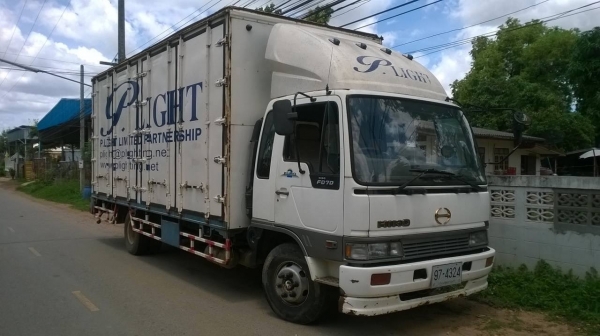 ขายรถ 6 ล้อ FD3H ตู้แห้ง 10 บาน ยาว 6 เมตร คัสซีสวยตลอดเส้น เครื่อง HO7C turbo 210 แรงม้า เบรคทิฟฟี่ พาวเวอร์ ทะเบียนพร้อมโอนครับ