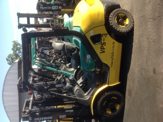 ขายรถ  komatsu ขนาด 2.5 ตัน ดีเซล เกียร ออโต้