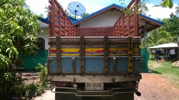 ขาย 6 ล้อ NPR ปี 34 คัสซีสวย เครื่อง 4BE1 110 แรงม้า เฟืองท้าย F เกียร์สั้น ทะเบียนพร้อมโอนราคาต่อรองได้