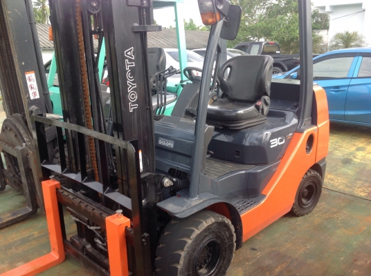 ขายรถ  toyota ขนาด 3 ตัน ดีเซล เกียร ออโต้