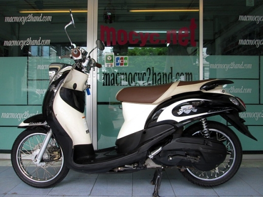 Fino คลาสสิค รุ่นขายดี สีขาวดำ รถเดือน มีนาคม ปี 2556 ไมล์ 15***โล สภาพดีมาก แถม 3 รายการ 23900