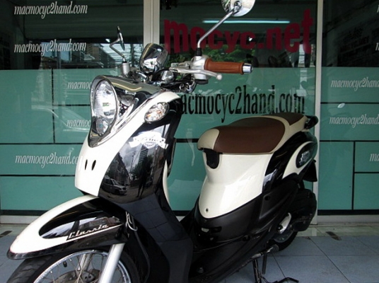 Fino คลาสสิค รุ่นขายดี สีขาวดำ รถเดือน มีนาคม ปี 2556 ไมล์ 15***โล สภาพดีมาก แถม 3 รายการ 23900