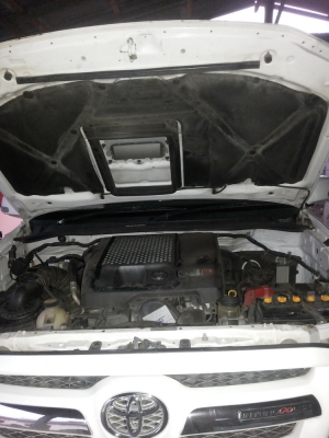 ต้องการขายTOYOTA, HILUX ตัว TOB ( PRERUNNER)   ลดราคา 320,000 บาท