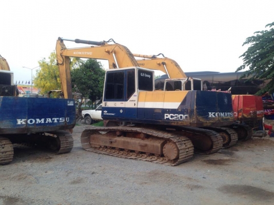 ขายรถแมคโค KOMATSU PC200-5 ไฟฟ้าครบ มีเล่มทะเบียน สภาพสวย
