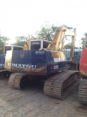 ขายรถแมคโค KOMATSU PC200-5 ไฟฟ้าครบ มีเล่มทะเบียน สภาพสวย