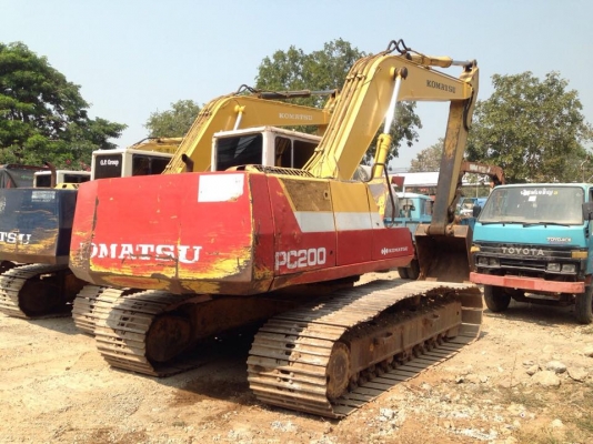 ขายรถแมคโค KOMATSU PC200-5 ไฟฟ้าเต็ม ทำงานดี สภาพสวย ขายรถแมคโค KOMATSU PC200-5 ไฟฟ้าเต็ม ทำงานดี สภาพสวย