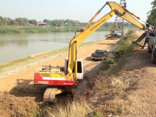 ขายรถแมคโค KOMATSU PC200-5 ไฟฟ้าเต็ม ทำงานดี สภาพสวย ขายรถแมคโค KOMATSU PC200-5 ไฟฟ้าเต็ม ทำงานดี สภาพสวย