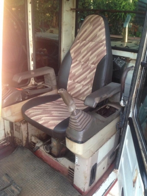 ขายรถแมคโค KOMATSU PC200-5 ไฟฟ้าเต็ม ทำงานดี สภาพสวย ขายรถแมคโค KOMATSU PC200-5 ไฟฟ้าเต็ม ทำงานดี สภาพสวย