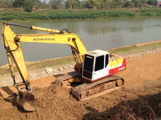 ขายรถแมคโค KOMATSU PC200-5 ไฟฟ้าเต็ม ทำงานดี สภาพสวย ขายรถแมคโค KOMATSU PC200-5 ไฟฟ้าเต็ม ทำงานดี สภาพสวย