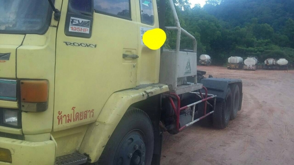 (เหลือ2คัน)....10 ล้อหัวลาก 2 เพลา 175 แรง FVZ12MYK ..รถห้างแท้ ช่วงดั้มไม่เลื่อนช่วง. รถสวยดี สภาพดี พร้อมใช้ มีทั้งหมด 3 คัน