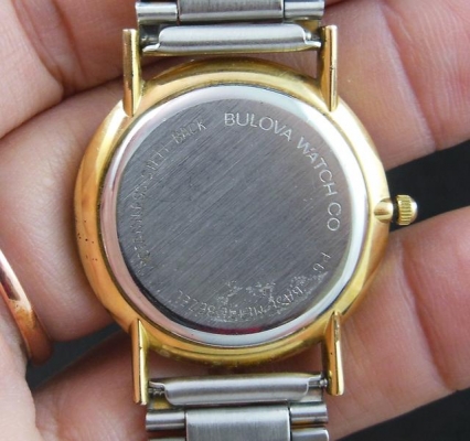 (ขายไปแล้ว) นาฬิกา BULOVA เรือนทอง สภาพสวย