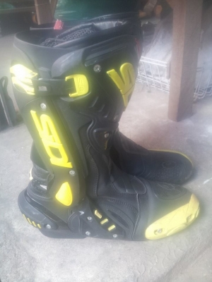 รองเท้าเรซซิ่ง รองเท้าเรซซิ่ง