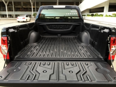 **D-max ปี10 superplatinum 2.5Ddi Hilander cab เกียร์ธรรมดา สีดำ เลขไมล์น้อย ใช้รักษา ดูแลอย่างดี**