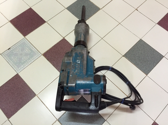 ขายเครื่องสกัดคอนกรีตยี่ห้อMAKITAรุ่นHM1306ประสิทธิภาพสูงราคาไม่แพงพร้อมใช้งานครับ