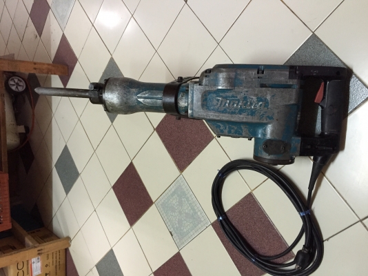 ขายเครื่องสกัดคอนกรีตยี่ห้อMAKITAรุ่นHM1306ประสิทธิภาพสูงราคาไม่แพงพร้อมใช้งานครับ ขายเครื่องสกัดคอนกรีตยี่ห้อMAKITAรุ่นHM1306ประสิทธิภาพสูงราคาไม่แพงพร้อมใช้งานครับ