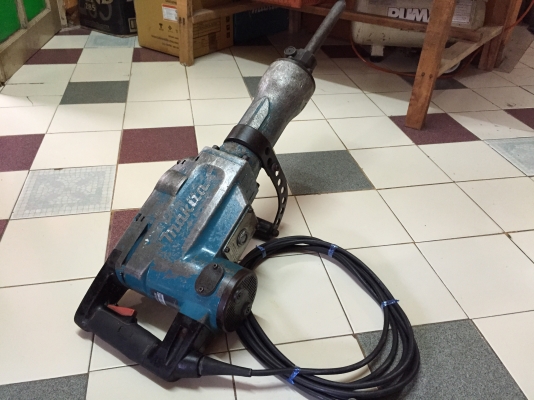 ขายเครื่องสกัดคอนกรีตยี่ห้อMAKITAรุ่นHM1306ประสิทธิภาพสูงราคาไม่แพงพร้อมใช้งานครับ ขายเครื่องสกัดคอนกรีตยี่ห้อMAKITAรุ่นHM1306ประสิทธิภาพสูงราคาไม่แพงพร้อมใช้งานครับ