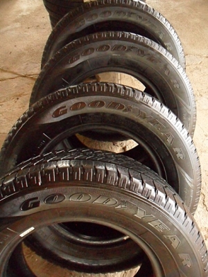 ยางกระบะขอบ15  กู๊ดเยียร์205-70-R15ลงพื้นปี13(4เส้น2,900บ)